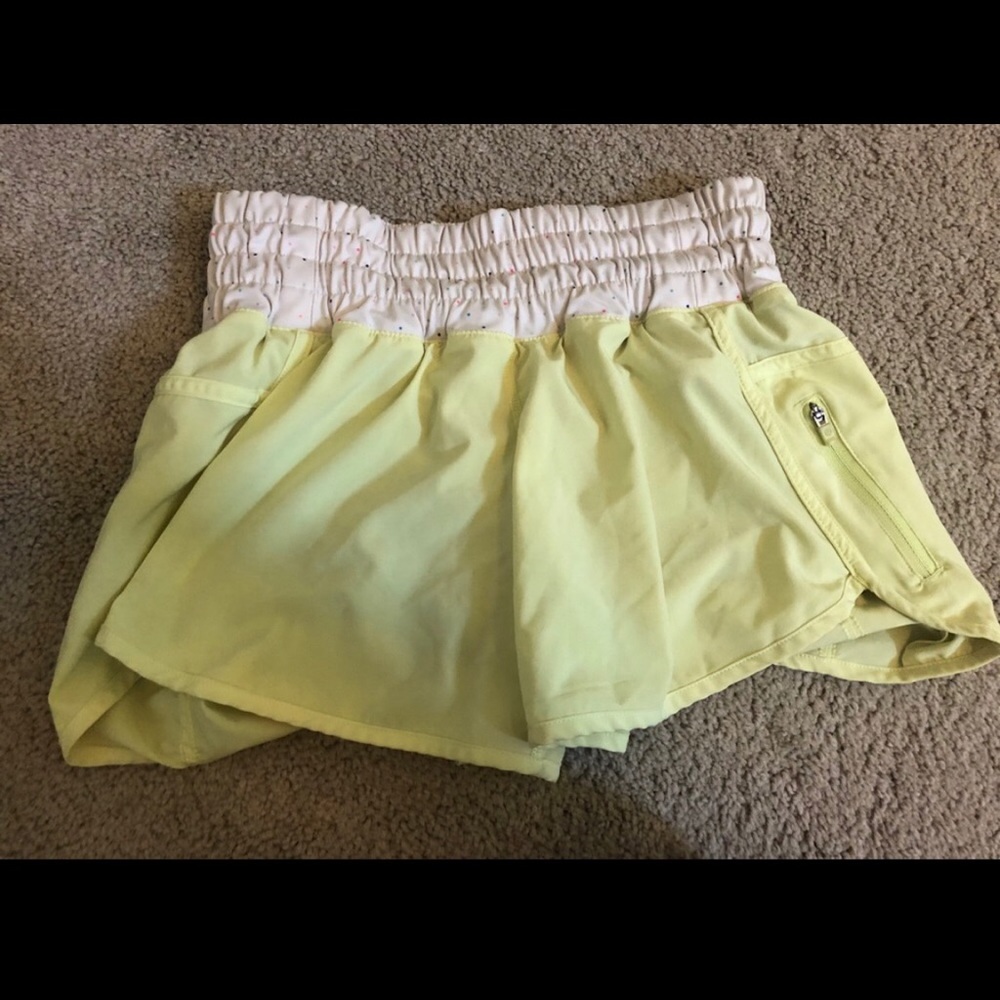 Lululemon Tracker III shorts